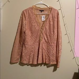 Peplum lace shirt